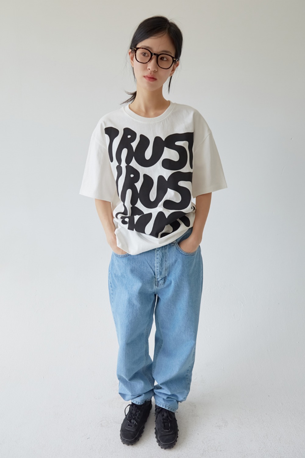 trust t-shirt (2colors)
